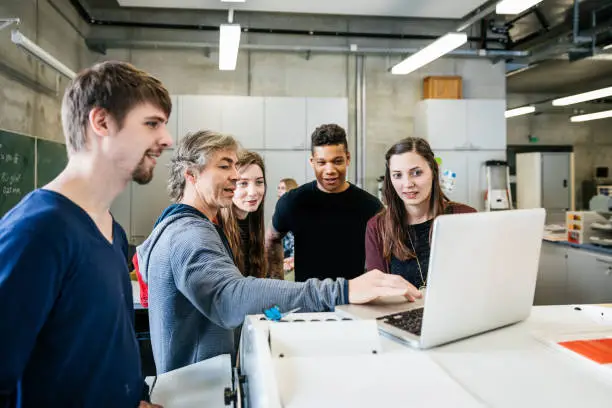 Intérim dans le Secteur Technologique
